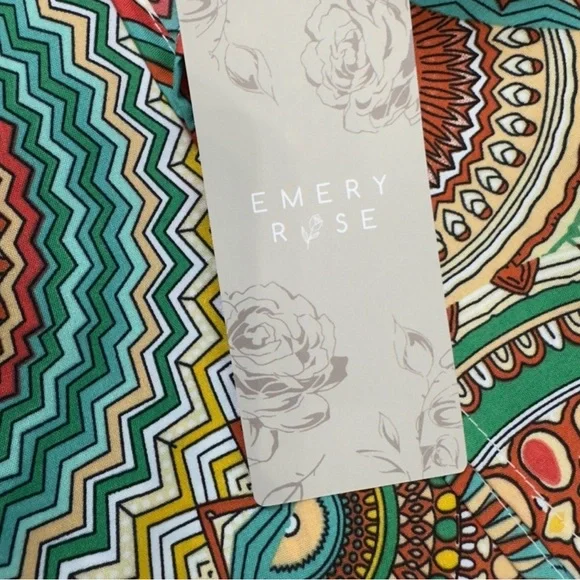 Emery Rose Multicolor Geometric
Halter Dress Size M NWT - Picture 7 of 9